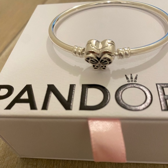 Butterfly bangle - Picture 2 of 4